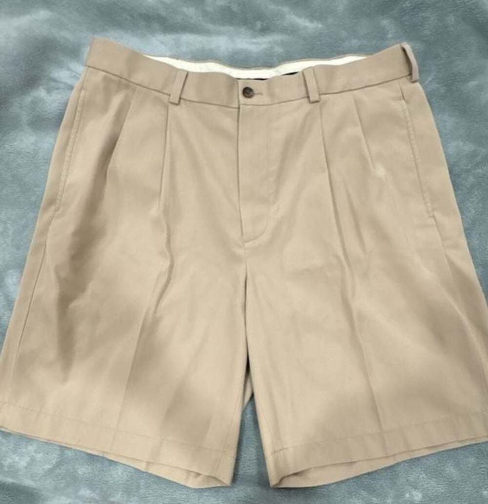 Brooks Brothers Country Club Mens Beige Pleated Cotton Chino Shorts